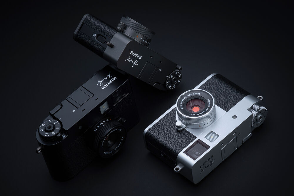 Fujifilm X half product image from Fujifilm.